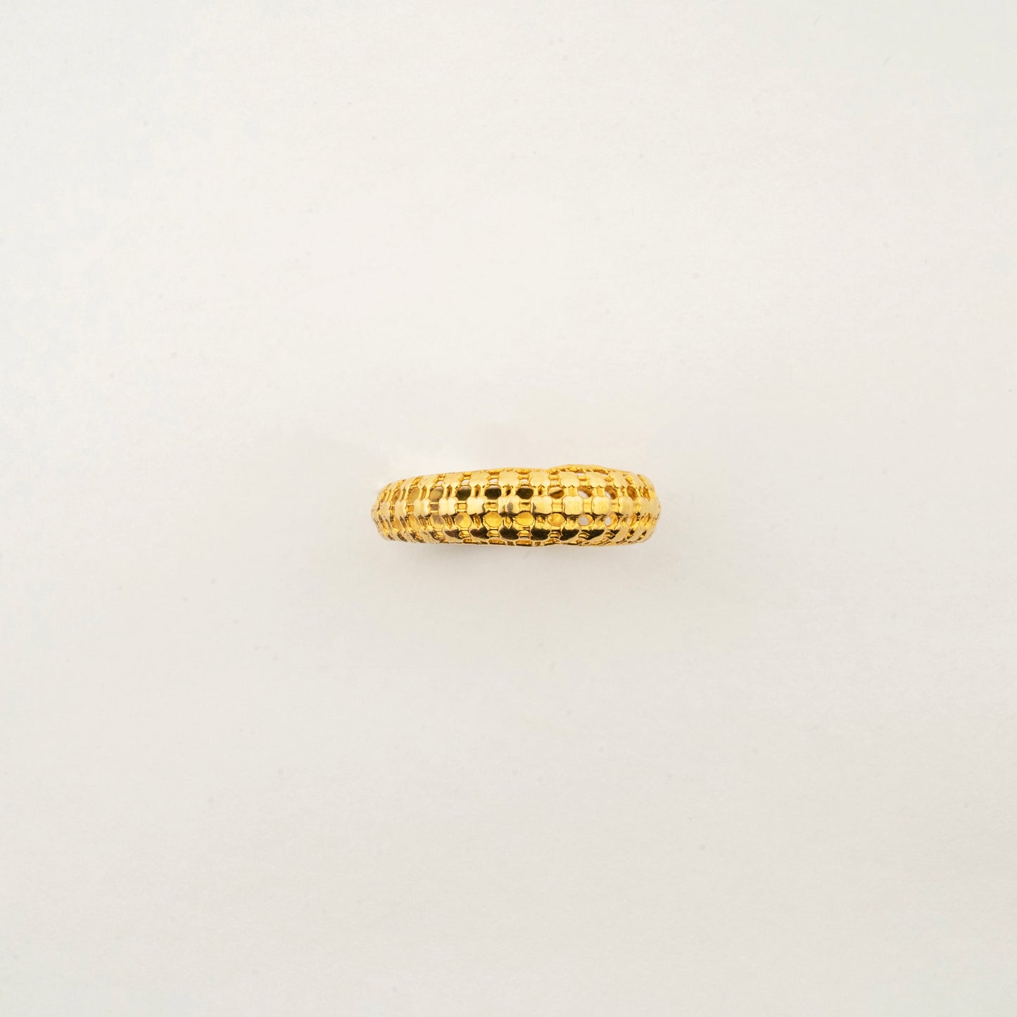Sculptyx Corda Flare handcrafted 18K gold textured band ring featuring an intricate woven surface with contemporary elegance.