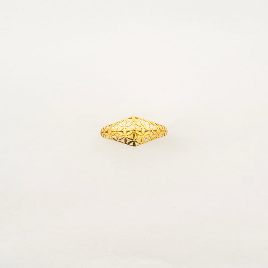 Sculptyx Florentis Lumea handcrafted 18K minimalist gold ring featuring an elegant geometric openwork design.