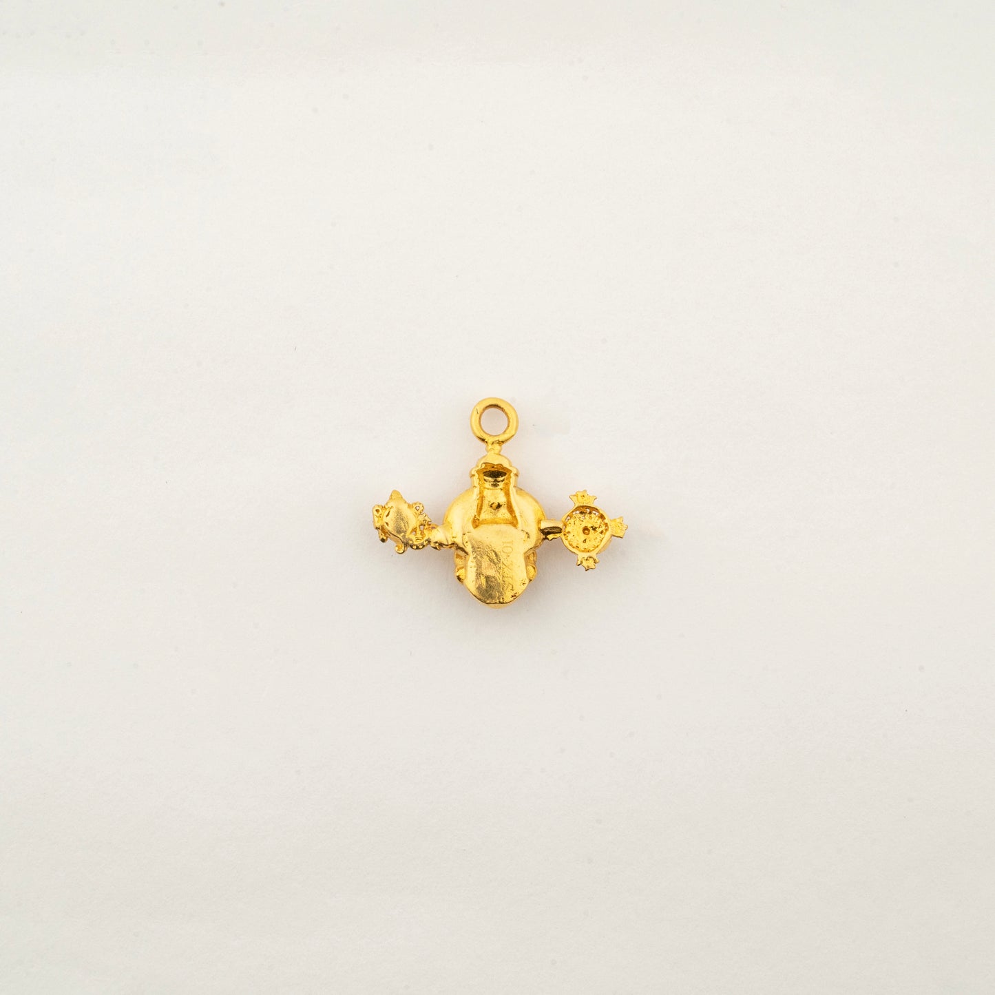 Close-up of the handcrafted 22K gold Lord Venkateshwara pendant by Sculptyx with intricate sacred detailing.