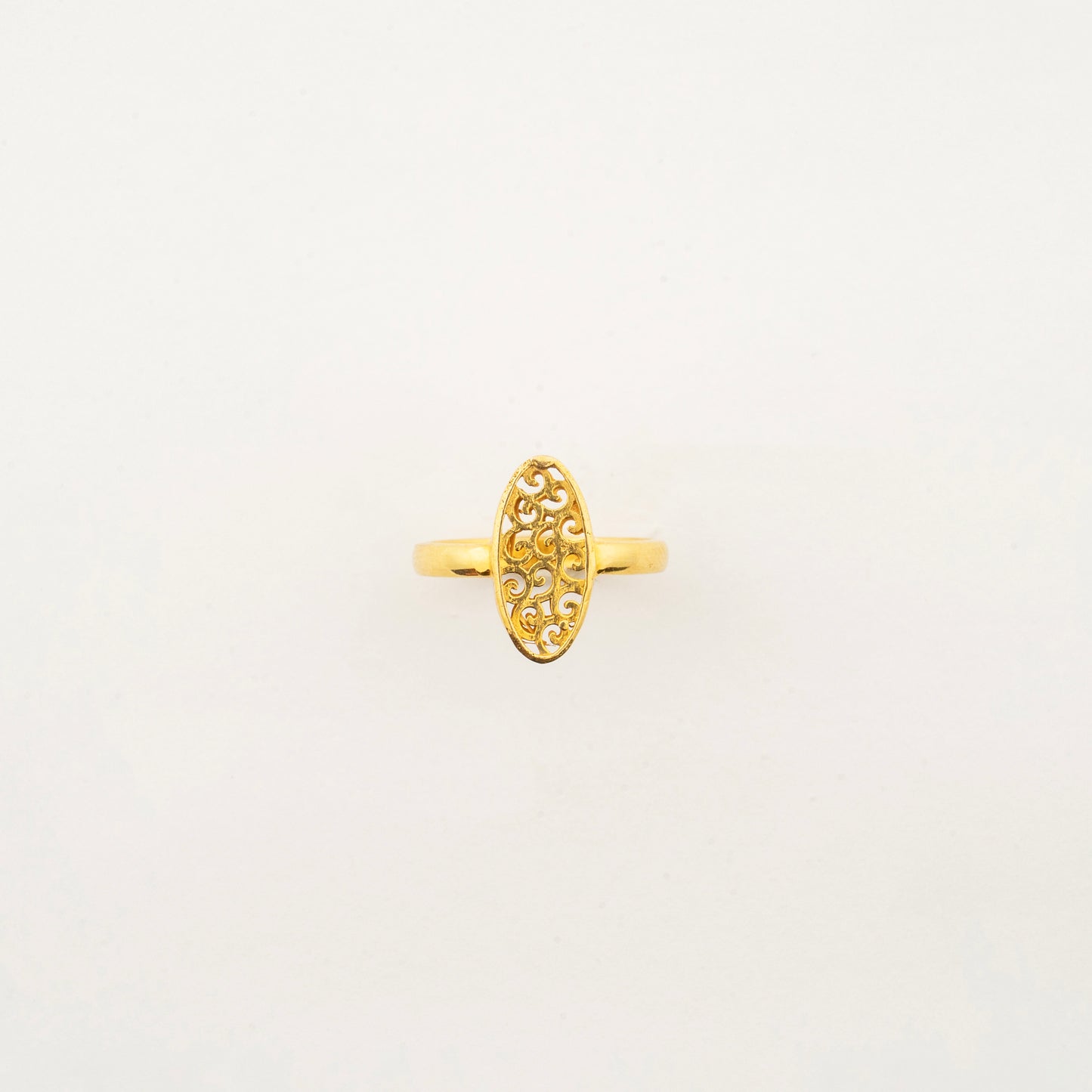 Sculptyx Lucent Filigree handcrafted 18K gold filigree statement ring featuring an elegant openwork scroll design.