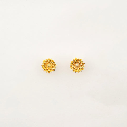 Sculptyx Solaris Crest handcrafted 18K gold stud earrings featuring a radiant sun-inspired floral design for everyday luxury.